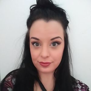 Meet your Posher, Caitlyn